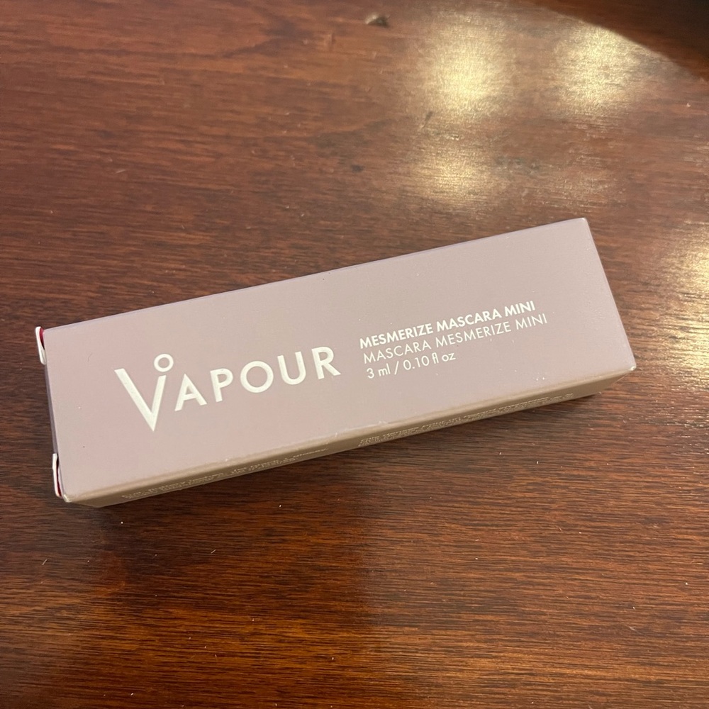 NWT Vapour Clean Beauty Mini Mesmerize Mascara